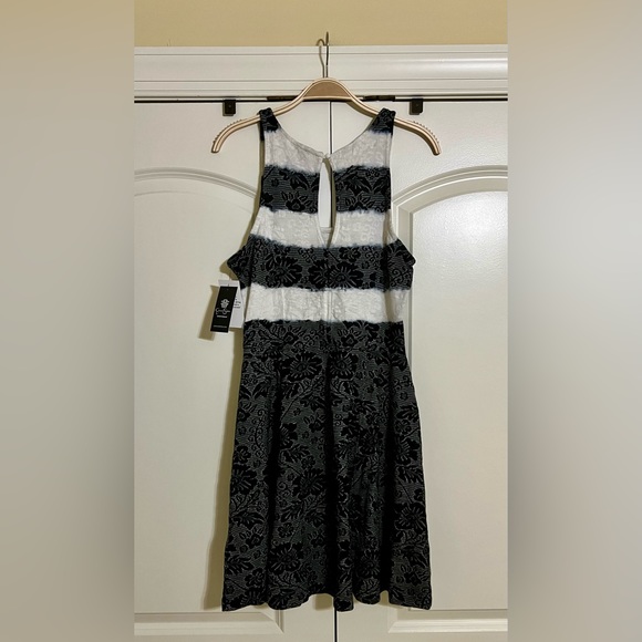 NWT - Jessica Simpson Floral Sundress - Black and Cream - Size Small - Picture 2 of 13